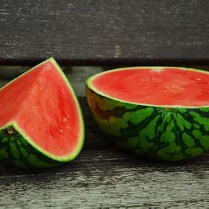 Is watermelon poisonous to birds?