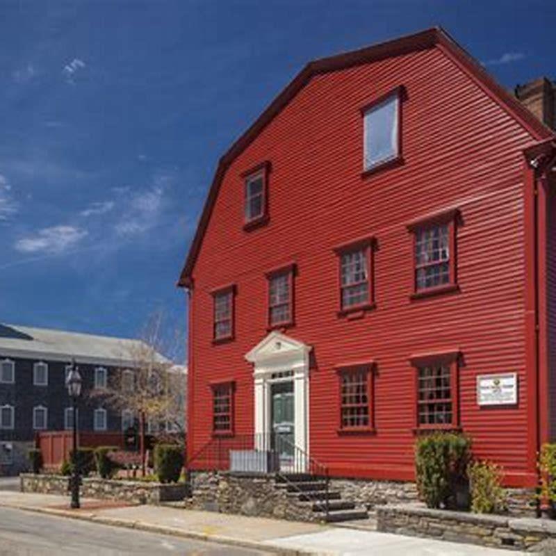 What is the oldest bar in Newport RI?