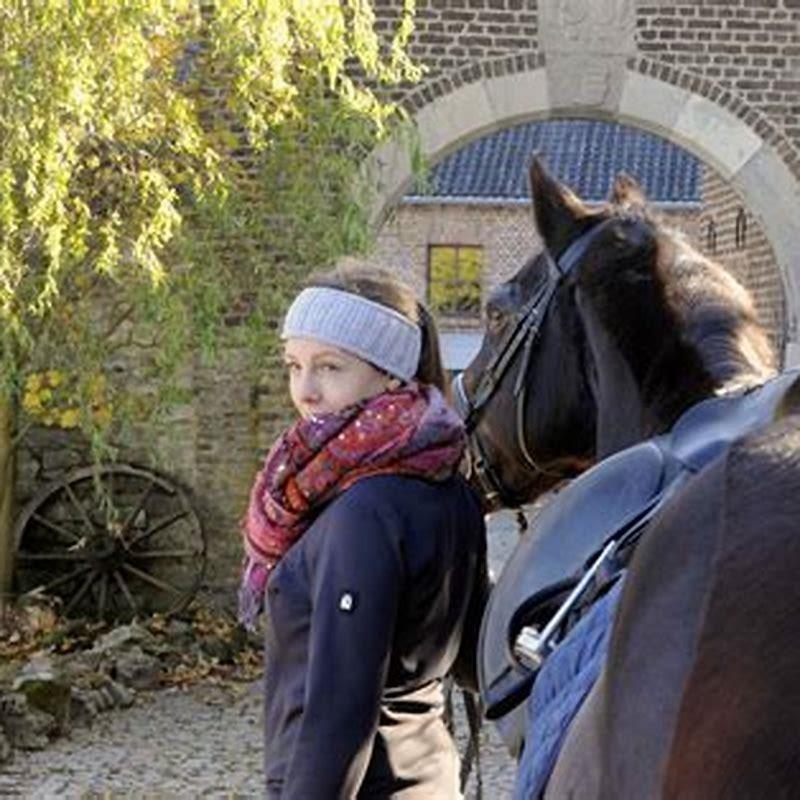 Do horses stand their entire life?