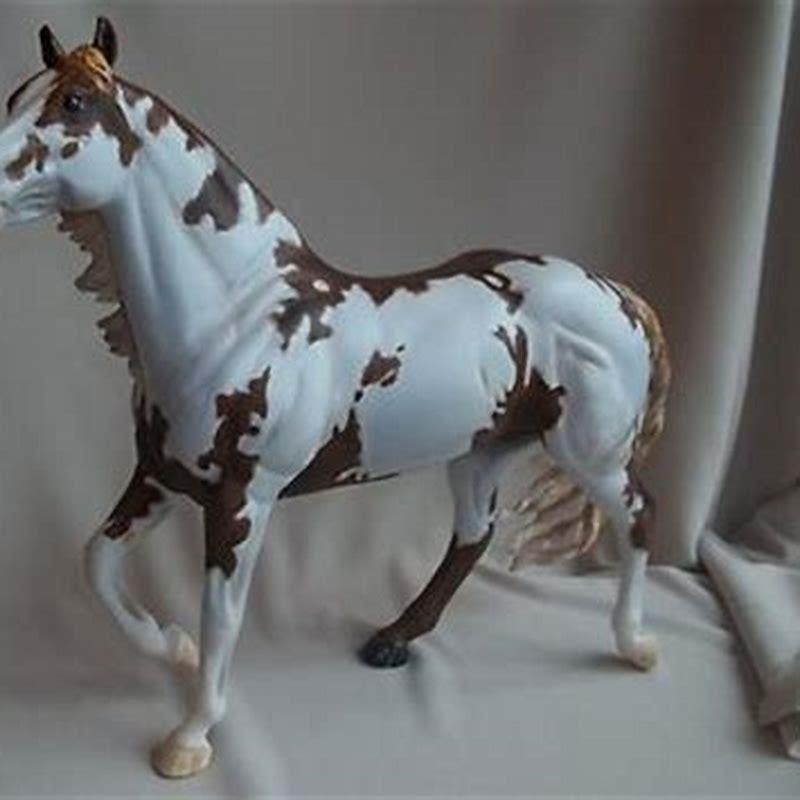 How do you customize a Breyer horse with pastels?