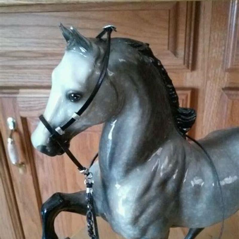 How do you make a Breyer bridle? - DIY Seattle