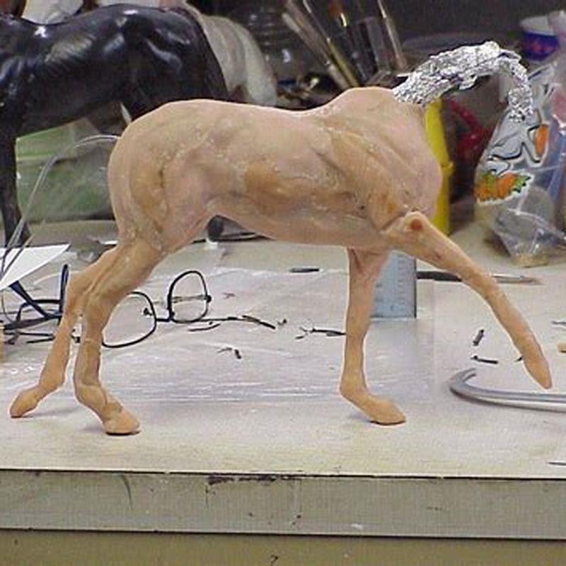 How do you make a horse model?
