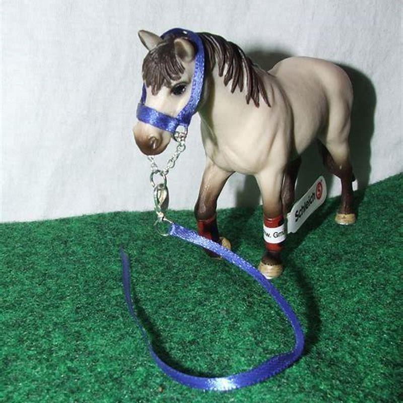 How do you make a toy horse harness?
