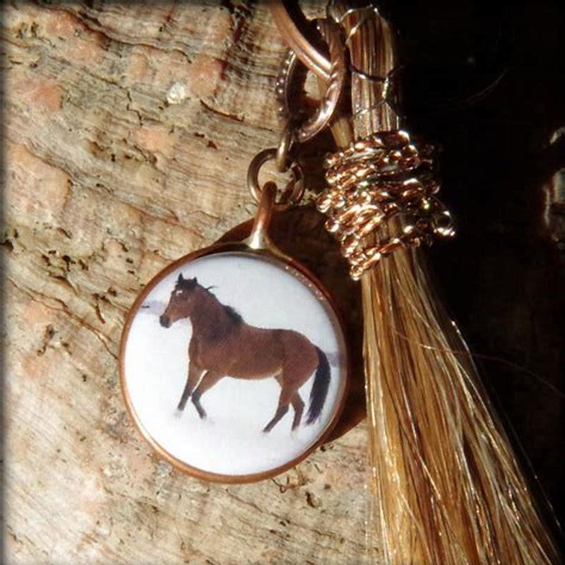 How do you make horsehair keychains?