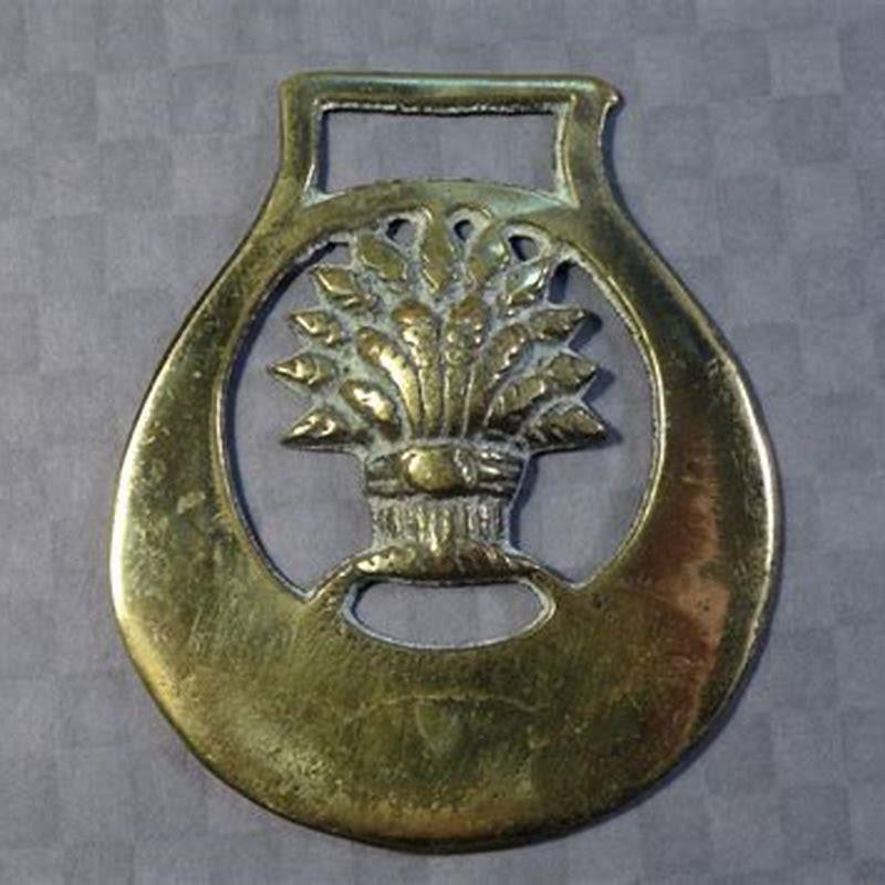 What are horse medallions used for?