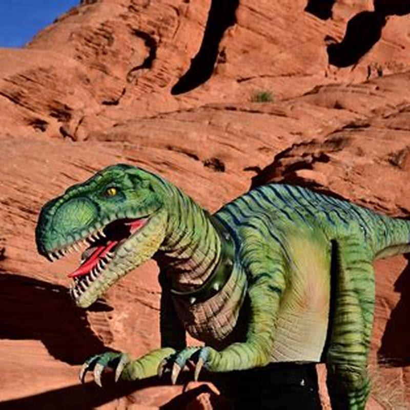 Do scientists believe dinosaurs were reptiles?